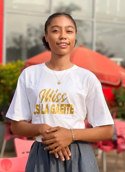 Bernis Nuria ngono ekang